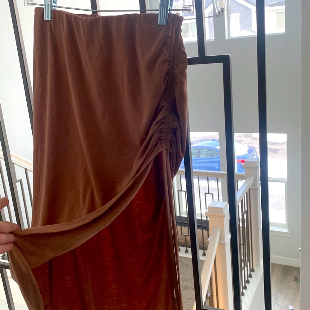 Side Ruched Skirt! - Picture 2 of 2